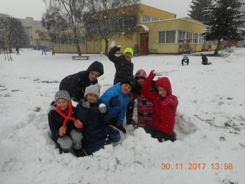 Radovánky v snehu